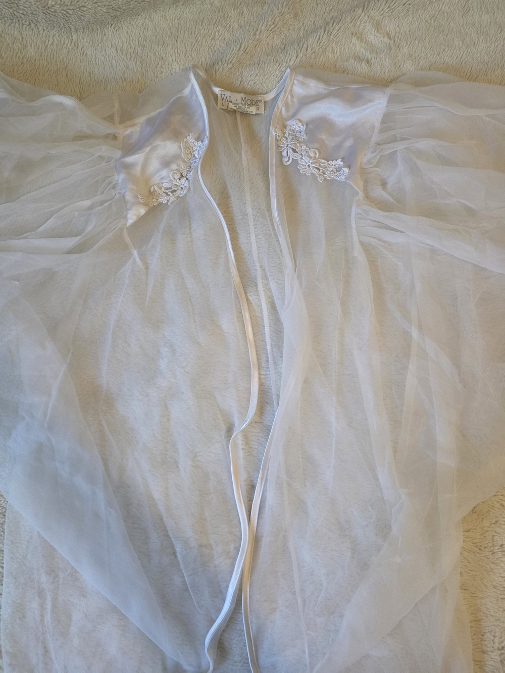 Vintage Val Mode Women’s L Sheer Nylon  Slip